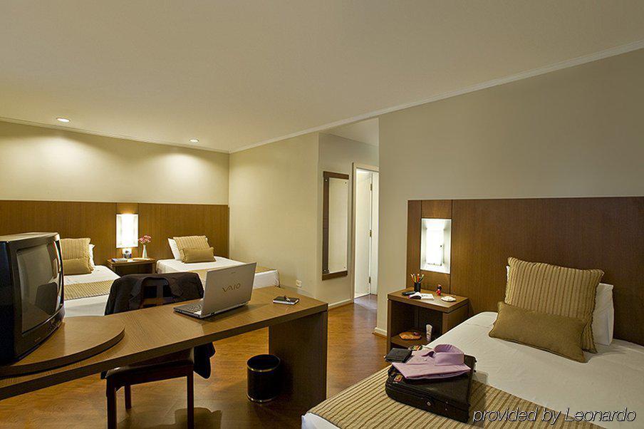 Hotel Deville Curitiba Rum bild